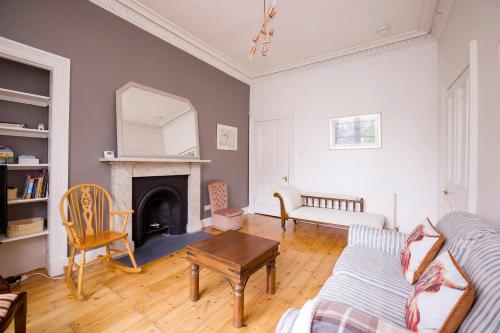 JOIVY Splendid 2bed apt near Haymarket