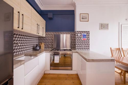 Splendid Apartment near Haymarket - image 13