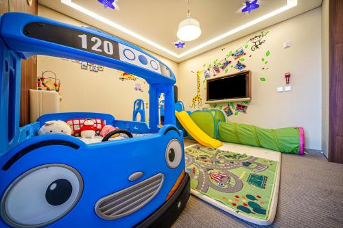 Kids Room Bus