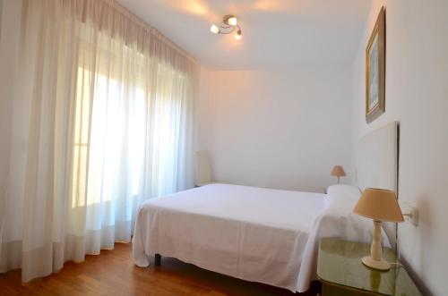 Two-Room Apartment image 6