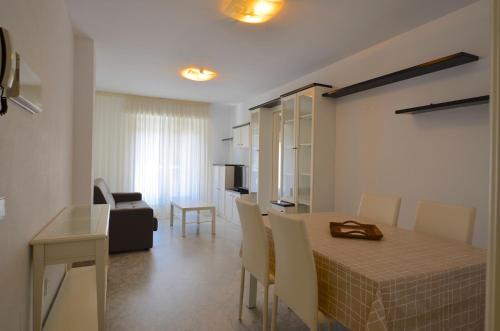 Two-Room Apartment image 8