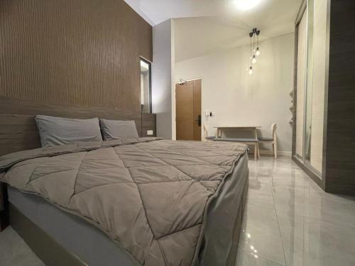 Imperio.Res - Near to Jonker & Mall - Pool View