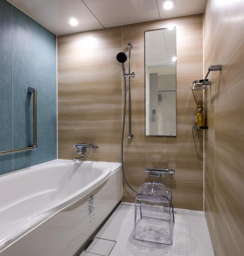 room detail thumbnail 2