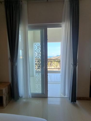 DEJAVU 2.0 HOTEL BAJO KOMODO Room Type - Family Room with Sea View