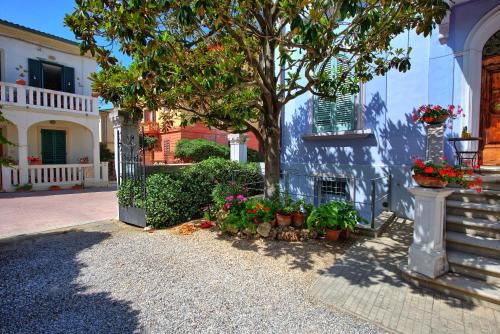 Casa Riva by PosarelliVillas