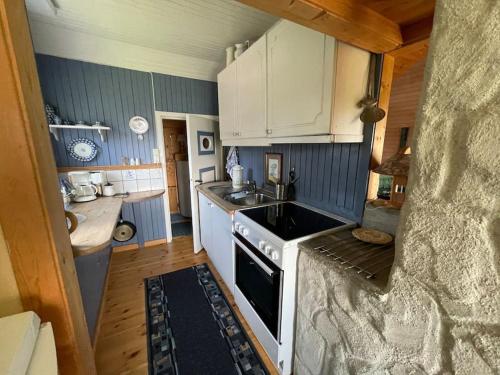Sjarmerende hytte omgitt av vakker natur in Molde