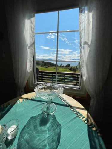 Sjarmerende hytte omgitt av vakker natur in Molde