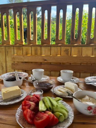 Ēdiens un dzērieni, Arpi-Ureni Guesthouse in Jegegnadžora