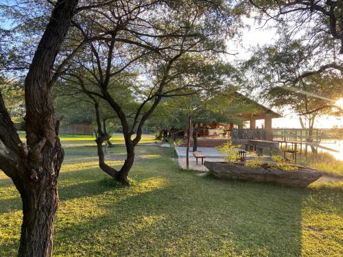 Restorāns, Kuvira River Camp in Ndiyona