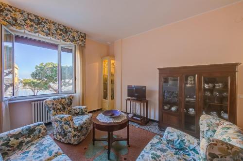  Sunrise Apartment Seaview - Happy Rentals in Imperia