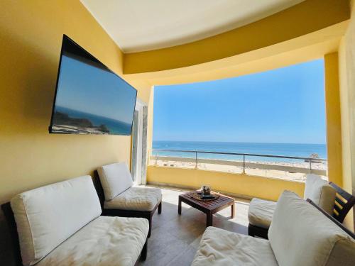 Sublimar - Beachfront - TV Terrace - Nightlife