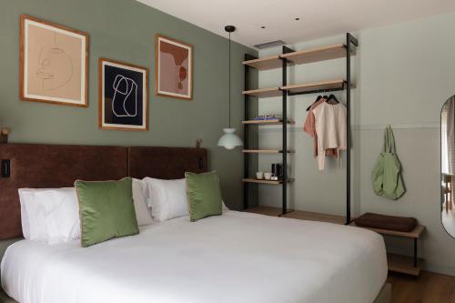 Hotel Curious - image 9