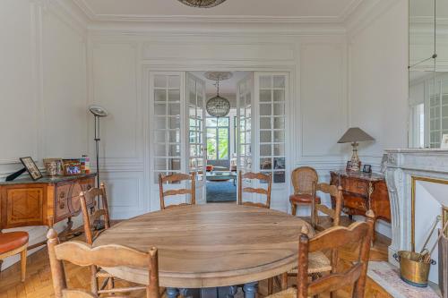 Four-Bedroom House image 8