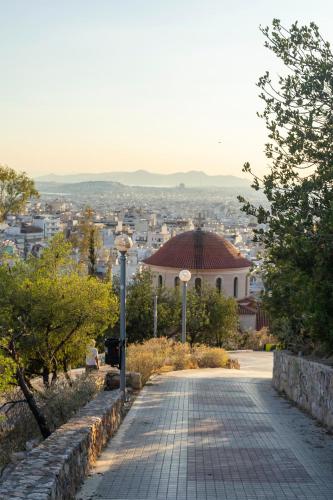 Charming 2 BR Apt with Acropolis View in Athens