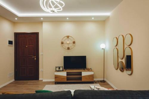 Luxury Apartment at Myslym Shyri, Tirana (photo 7)