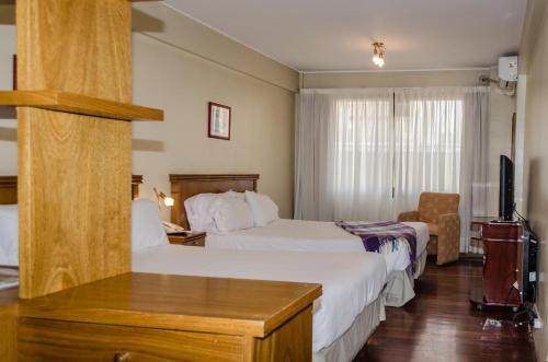 Executive Suite image 3