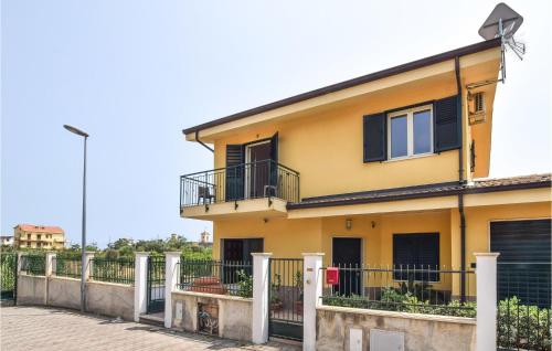  Gorgeous Home In Melito Porto Salvo, Unterkunft in Melito di Porto Salvo