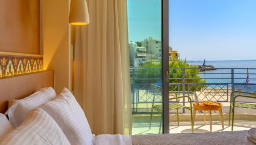 Asteria Seafront Luxury Apartment