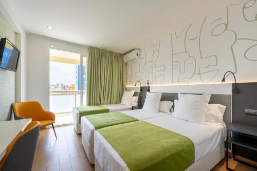 3 twin beds