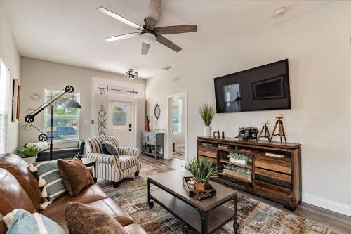 Exclusive Haven Retreat with a Private Backyard in Tampa, USA