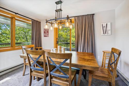 Enjoy this fashionable three bedroom three bathroom Condo D19 in Killington, USA