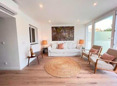 Central Beach Villa W/ Heated Pool, By TimeCooler in ไบร์โร ดา อัสซุนเชา