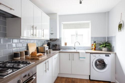 Luxury Canalside home in Leeds in Rodley