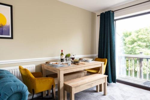 Luxury Canalside home in Leeds in Rodley