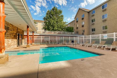 Stoney Creek Hotel Columbia - image 6