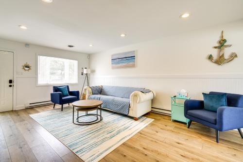 Charming Beach Haven West Home 1 Mi to Beach! in Manahawkin, USA