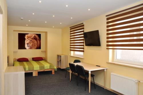 Riga City Center Quiet Apartment with Free Private Parking, Riga (photo 4)