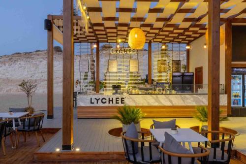 Restoran, Swanlake North Coast Luxury Villa in Zawiyat Ailat Nuh