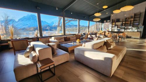 Pub/Lounge, Hotel Lago Grey in Torres Del Paine