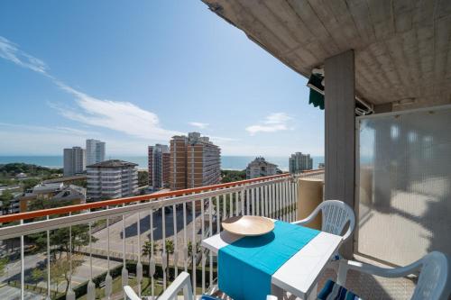 One-Bedroom Apartment image 9