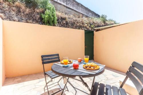 Vita Portucale | Bright Campo Ourique w/ Terrace - image 11