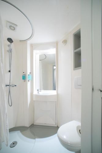 easyHotel London Luton - image 11