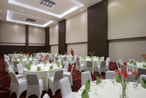 Hotel Santika Palu - 연회장