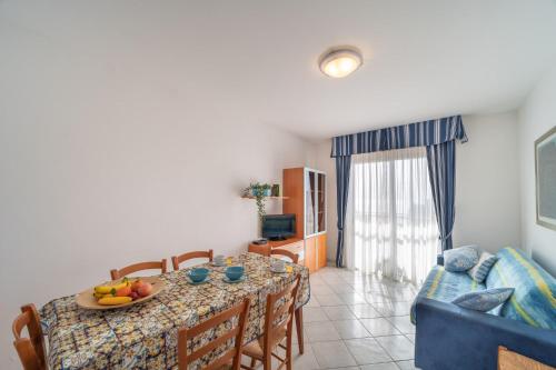Two-Bedroom Apartment image 5