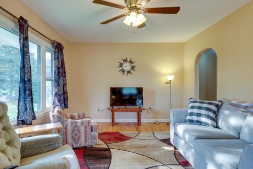 Quaint Horseheads Home about 9 Mi to Elmira College in Big Flats