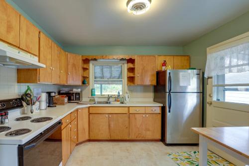 Quaint Horseheads Home about 9 Mi to Elmira College in Big Flats