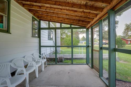 Quaint Horseheads Home about 9 Mi to Elmira College in Big Flats