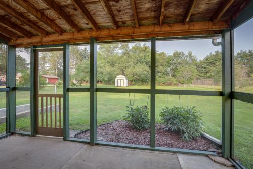 Quaint Horseheads Home about 9 Mi to Elmira College in Big Flats