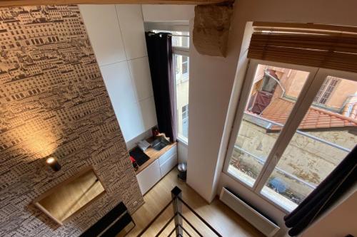 Charming Apartment with Exposed Beams Ainay District Lyon, Lyon