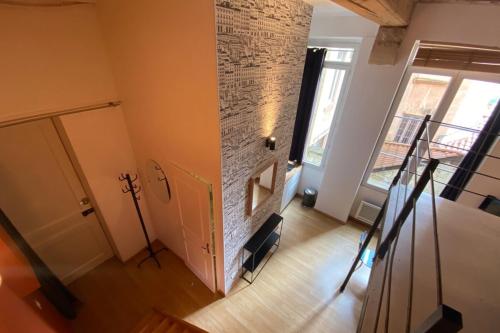 Charming Apartment with Exposed Beams Ainay District Lyon, Lyon (photo 7)