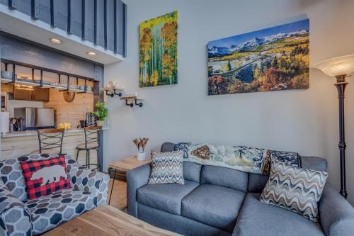 1035- Cozy 1 BR Condo Close to Ski Area