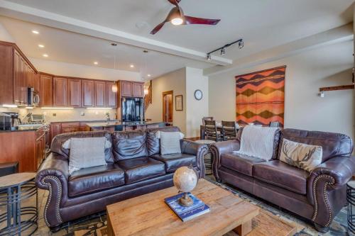 #1046- Stunning Remodeled Cornerstone Townhome - Steamboat