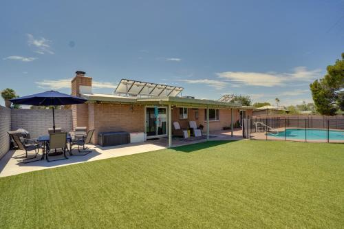 Tucson Desert Retreat Private Pool, Patio and Yard!