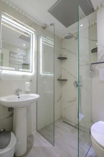 Republika Hotel – Saranda, OR