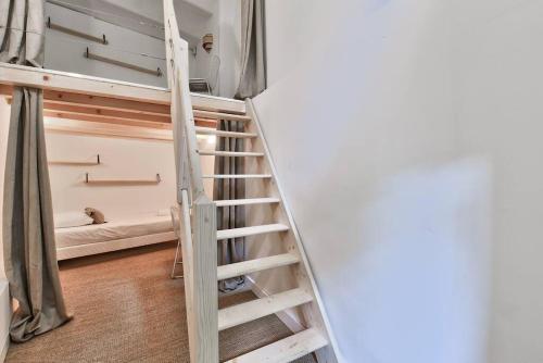 Apartment image 8