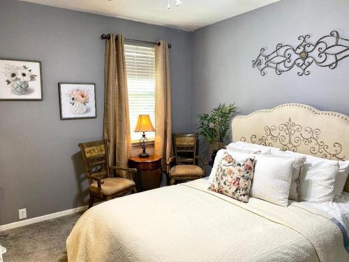 Wiley House Bed and Breakfast in Humble, USA